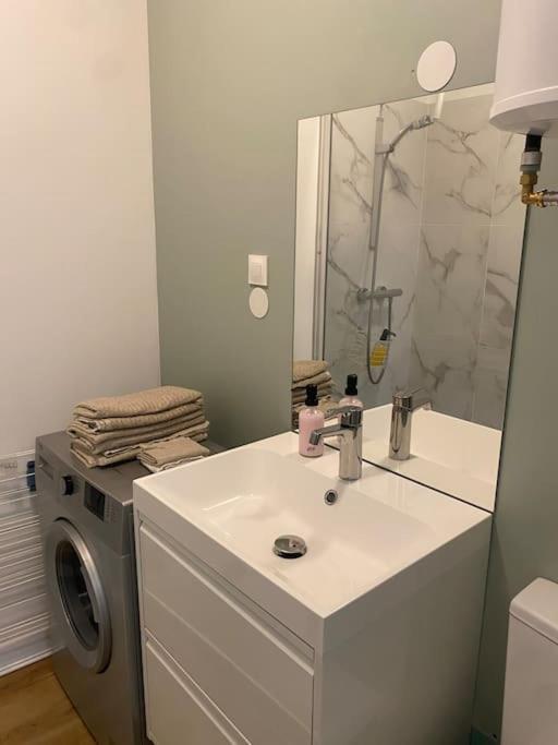 Appartement Charmant Hypercentre Avec Patio Prive Et Parking Орлеан Экстерьер фото