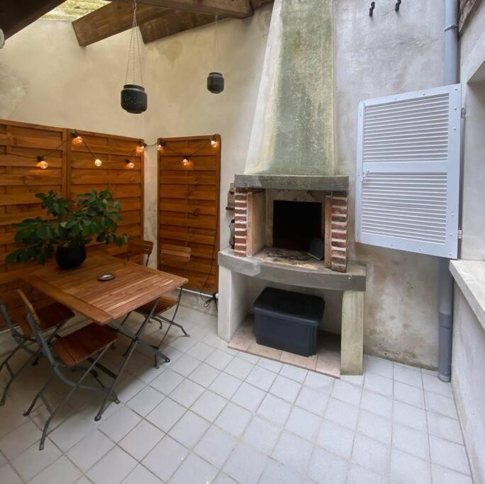 Appartement Charmant Hypercentre Avec Patio Prive Et Parking Орлеан Экстерьер фото